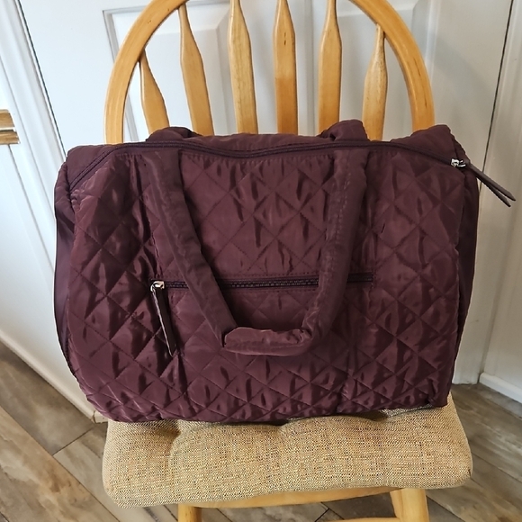 Cranberry Quilted Tote Bag with Textured Design .. NWOT - Picture 1 of 5